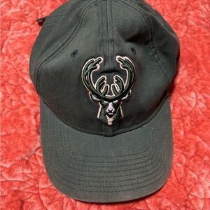 Milwaukee bucks dad hat
